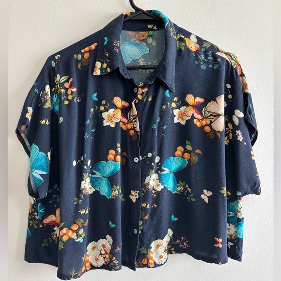 Farm Rio Floral Butterfly Print Button-Up Shirt blue Petite - Picture 1 of 10